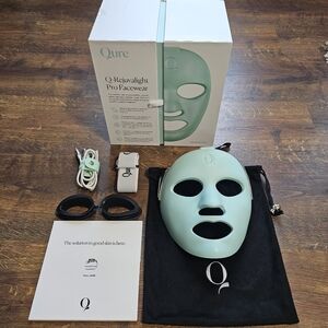 Qure Q-Rejuvalight Pro Red light mask